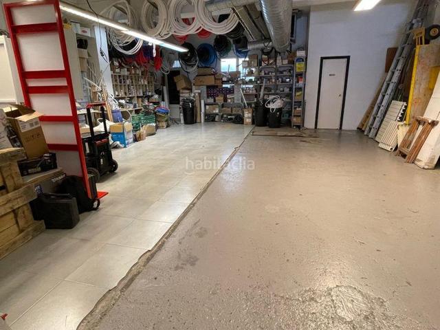 Local comercial en venta en Sant Boi de Llobregat, Centre photo 0