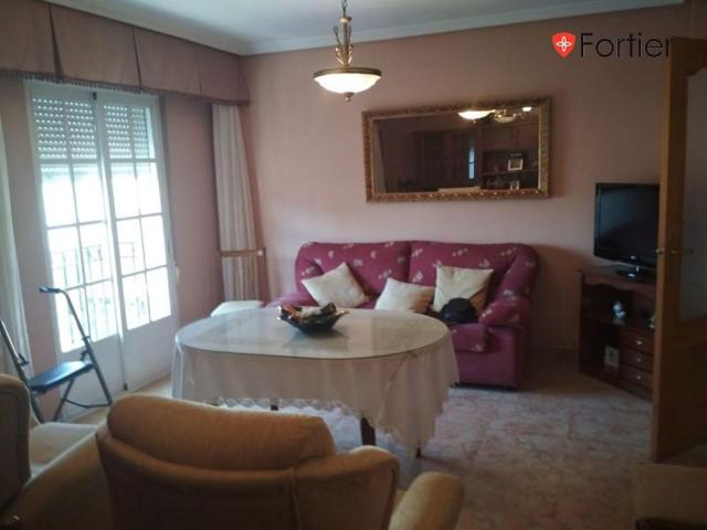 Piso en venta en Martos, Centro photo 0