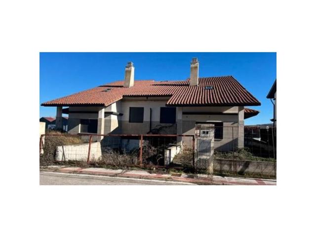 Edificio en venta en Briviesca photo 0