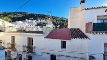 Casas de pueblo en venta en Sayalonga, Sayalonga photo 0