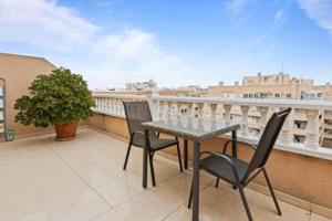 Apartamento en venta en Torrevieja, Playa de los locos photo 0