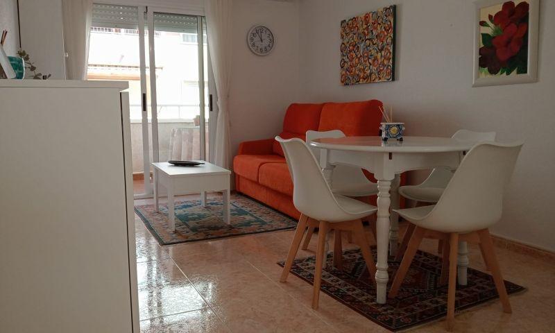 Apartamento en venta en Torrevieja, Centro photo 0