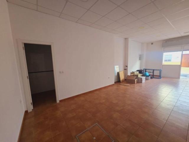Local comercial en venta en Alcalá de Guadaira, Zona Silos photo 0