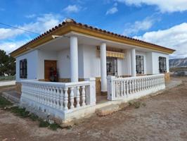 Chalet en venta en Freila, Freila photo 0