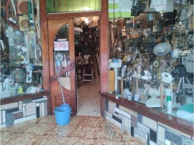 Local comercial en venta en Narón photo 0