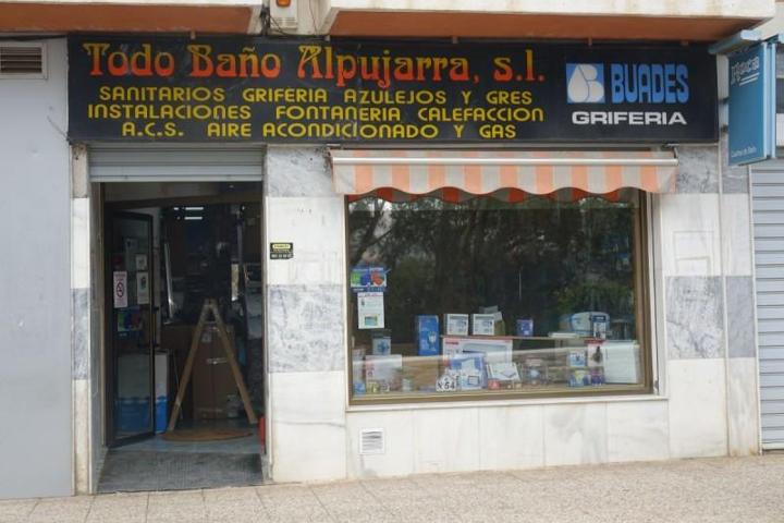 Local comercial en venta en Órgiva, Centro photo 0