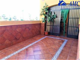 Adosada en venta en Brenes, Brenes photo 0