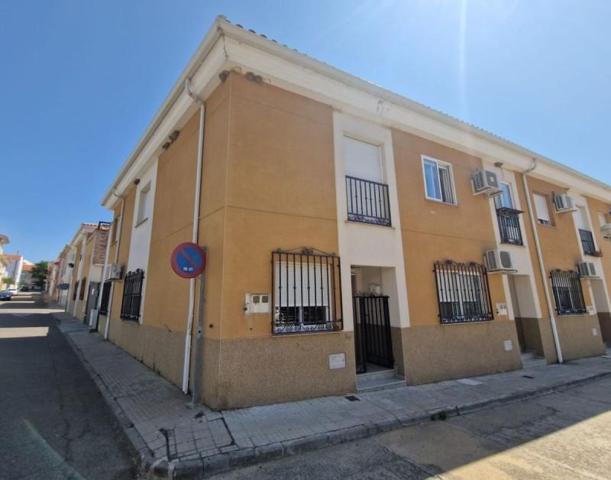 Adosada en venta en Malpartida de Plasencia, Malpartida De Plasencia photo 0