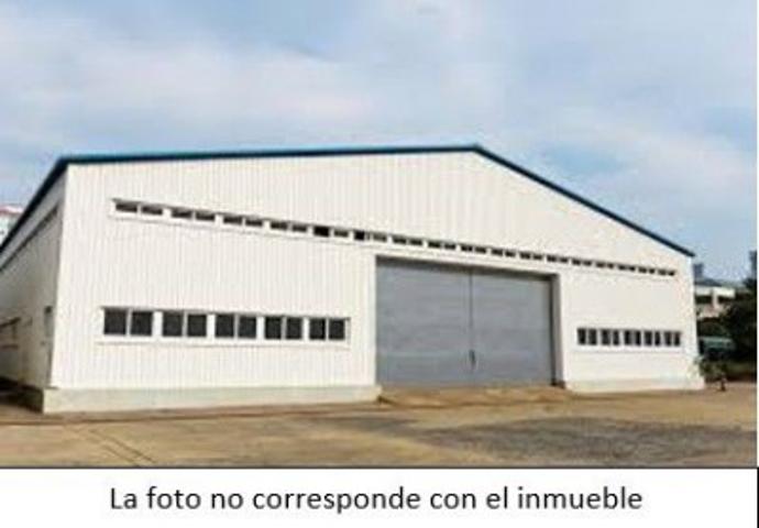 Nave industrial en venta en Almendralejo, Ctra.Santa Ana - Zacarias de La Hera photo 0