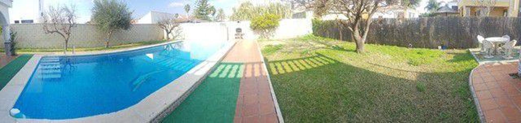 Casa con terreno en venta en Arcos de la Frontera, Arcos De La Frontera photo 0