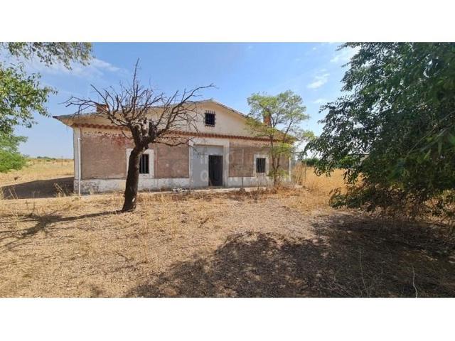 Casa con terreno en venta en Quintanar de la Orden photo 0