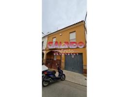 Casa en venta en Paradas photo 0