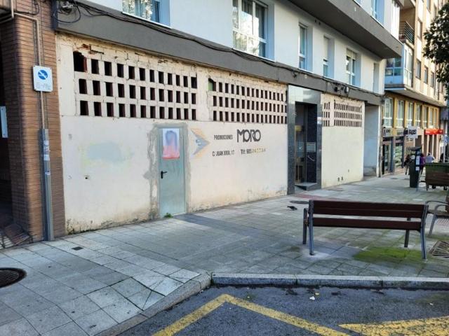 Local comercial en venta en Avilés photo 0