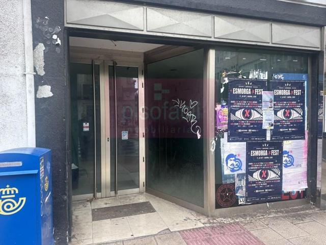 Local comercial en venta en Lugo photo 0
