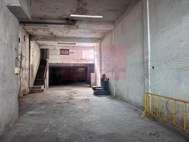 Local comercial en venta en Lugo photo 0