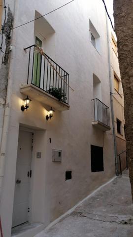 Adosada en venta en Alcanar, Casc Antic photo 0