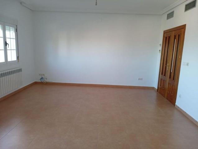 Piso en venta en Villacarrillo, Villacarrillo photo 0