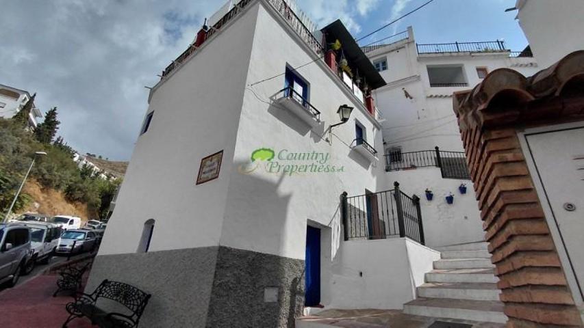 Casas de pueblo en venta en Cómpeta, Competa photo 0
