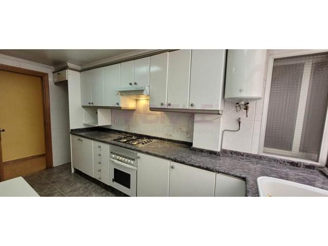 Piso en venta en Valencia, Torrefiel photo 0