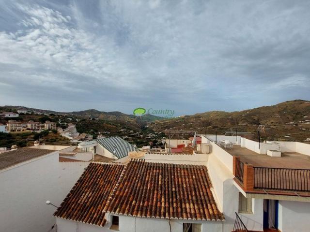 Casas de pueblo en venta en Canillas de Albaida, Canillas De Albaida photo 0