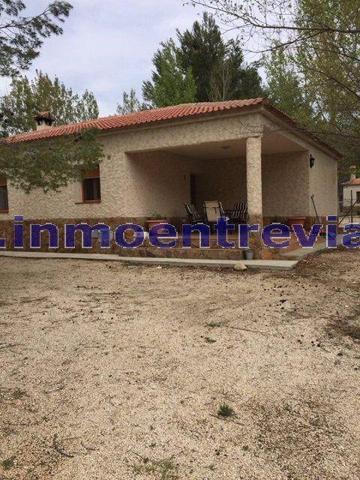 Casa con terreno en venta en Yeste, Yeste photo 0