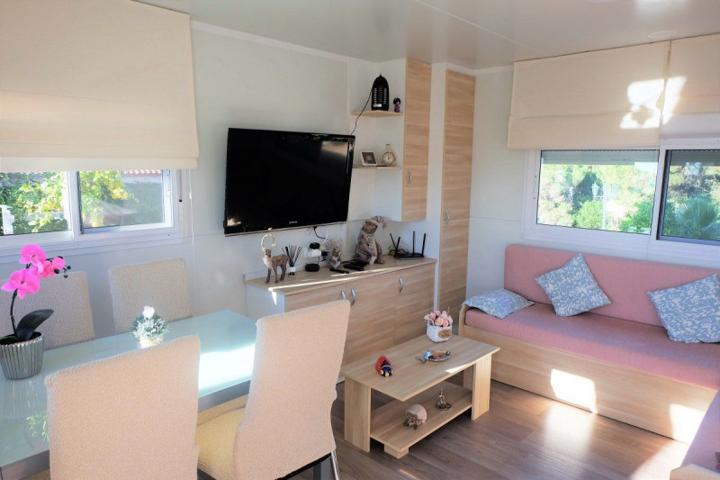 Casa en venta en Lloret de Mar, Los Pinares photo 0