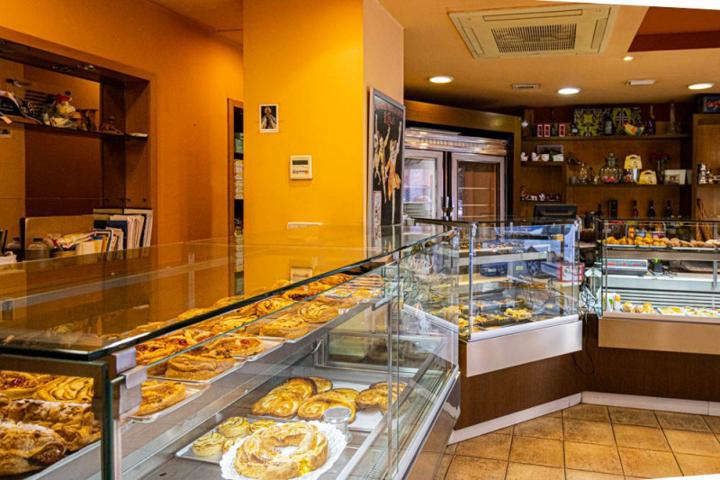 Local comercial en venta en Reus, Avda. Carrilet photo 0