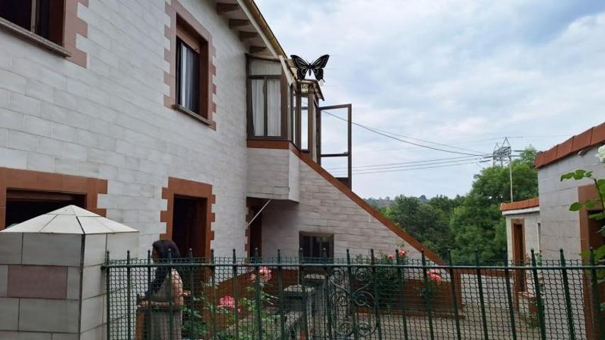 Casa en venta en Oviedo, Oviedo photo 0