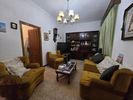 Casa en venta en Alcalá de Guadaira, Zona Centro photo 0
