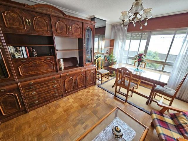 Piso en venta en Avilés photo 0
