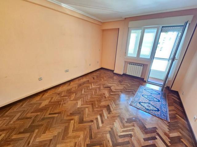 Piso en venta en Avilés photo 0