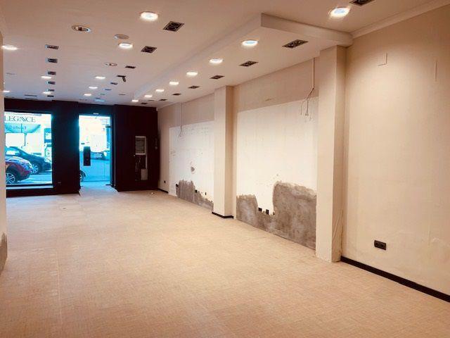 Local comercial en venta en Gijón, Centro photo 0