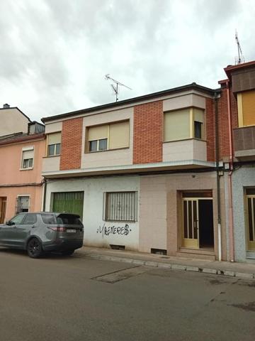 Casa en venta en Ponferrada, Cuatrovientos photo 0