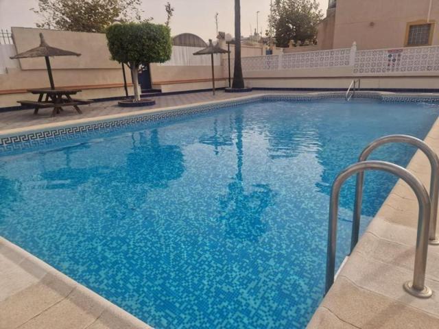 Bungalow en venta en Torrevieja, Centro photo 0