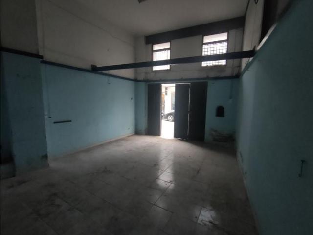 Edificio en venta en Morón de la Frontera photo 0