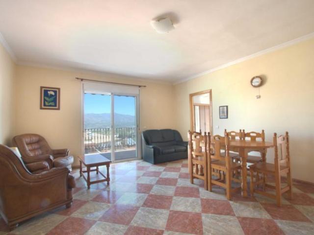 Piso en venta en Benamocarra photo 0