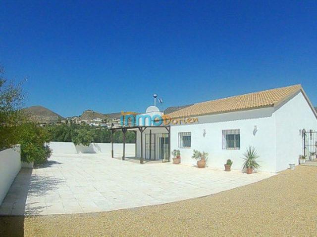 Chalet en venta en Oria, Oria photo 0