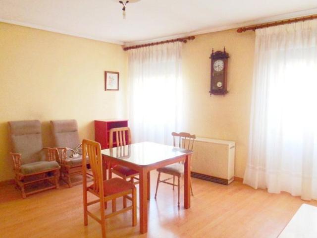 Casa en venta en Valdepeñas, Centro photo 0