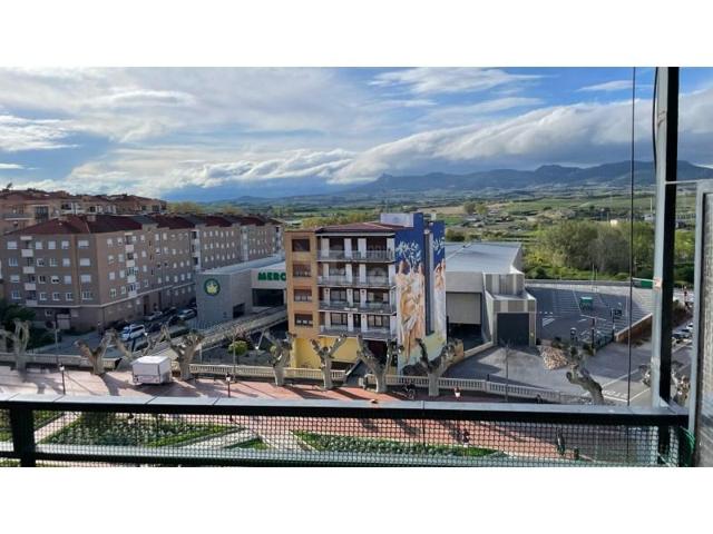 Piso en venta en Haro photo 0