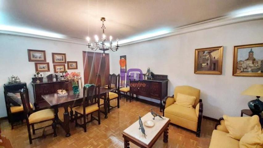 Piso en venta en Valdepeñas, Centro photo 0