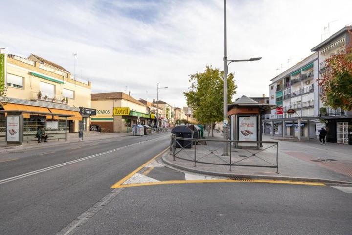 Piso en venta en Granada, Zaidin photo 0