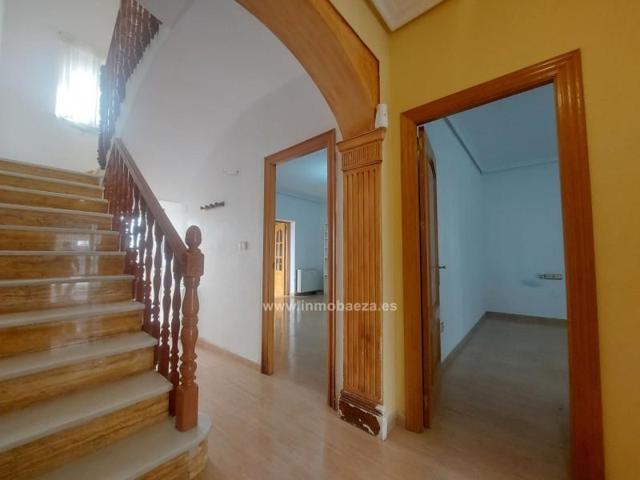 Casa en venta en Baeza, Centro photo 0