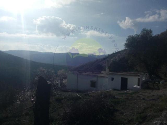 Casa con terreno en venta en Cástaras photo 0