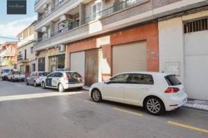 Local comercial en venta en Maracena, Avenida blas de otero photo 0