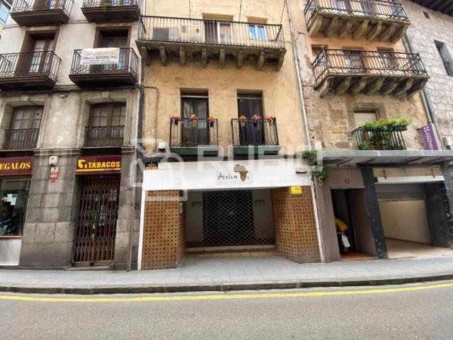 Local comercial en venta en Laredo, Centro photo 0