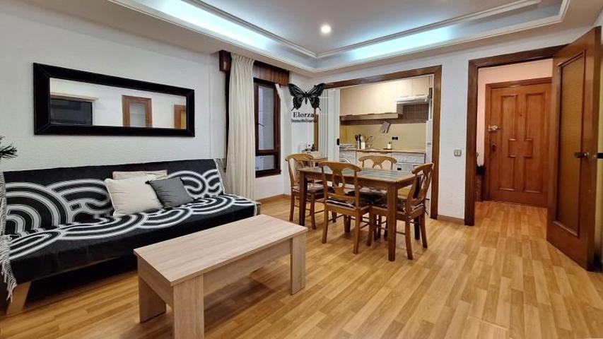Piso en venta en Oviedo, Centro photo 0