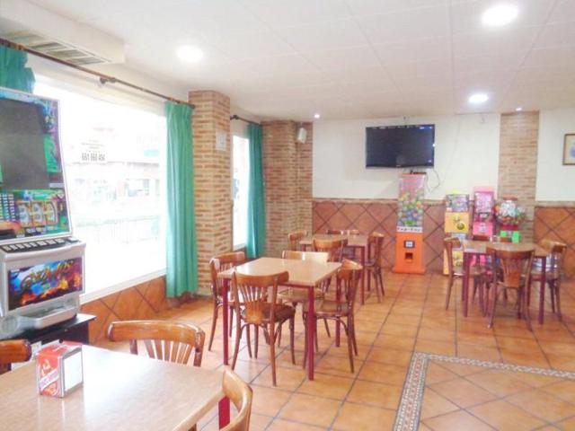 Local comercial en venta en Valdepeñas, Centro photo 0