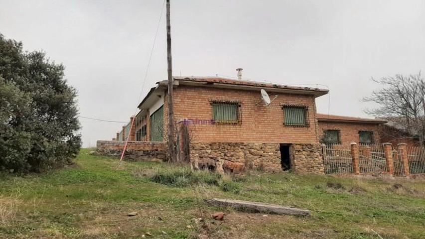 Casa en venta en Almuradiel, Venta de Cardenas photo 0