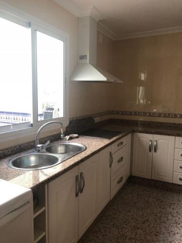 Casa en venta en Dos Hermanas, Avda. Reyes Catolicos photo 0