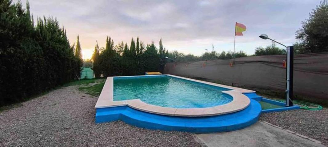 Chalet en venta en Benacazón, Urbanizaciones photo 0